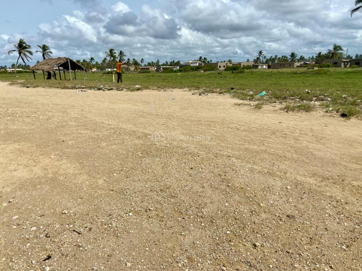 Beachfront Land in Ada Ocanseykope, Ada Foah Ghana  Titled Land, Ada Foah, Ocanseykope-pute Elavanyo Road, Ada Foah, Ada East, Accra, Mixed-use Land for Sale