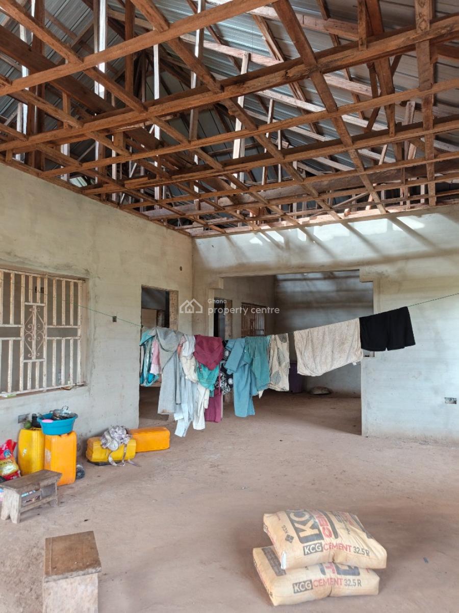 4 Bedrooms. ( 2nd House Main Highway Road), Adankwaame, on Abrepo Barekese Road., Kumasi Metropolitan, Ashanti, House for Sale