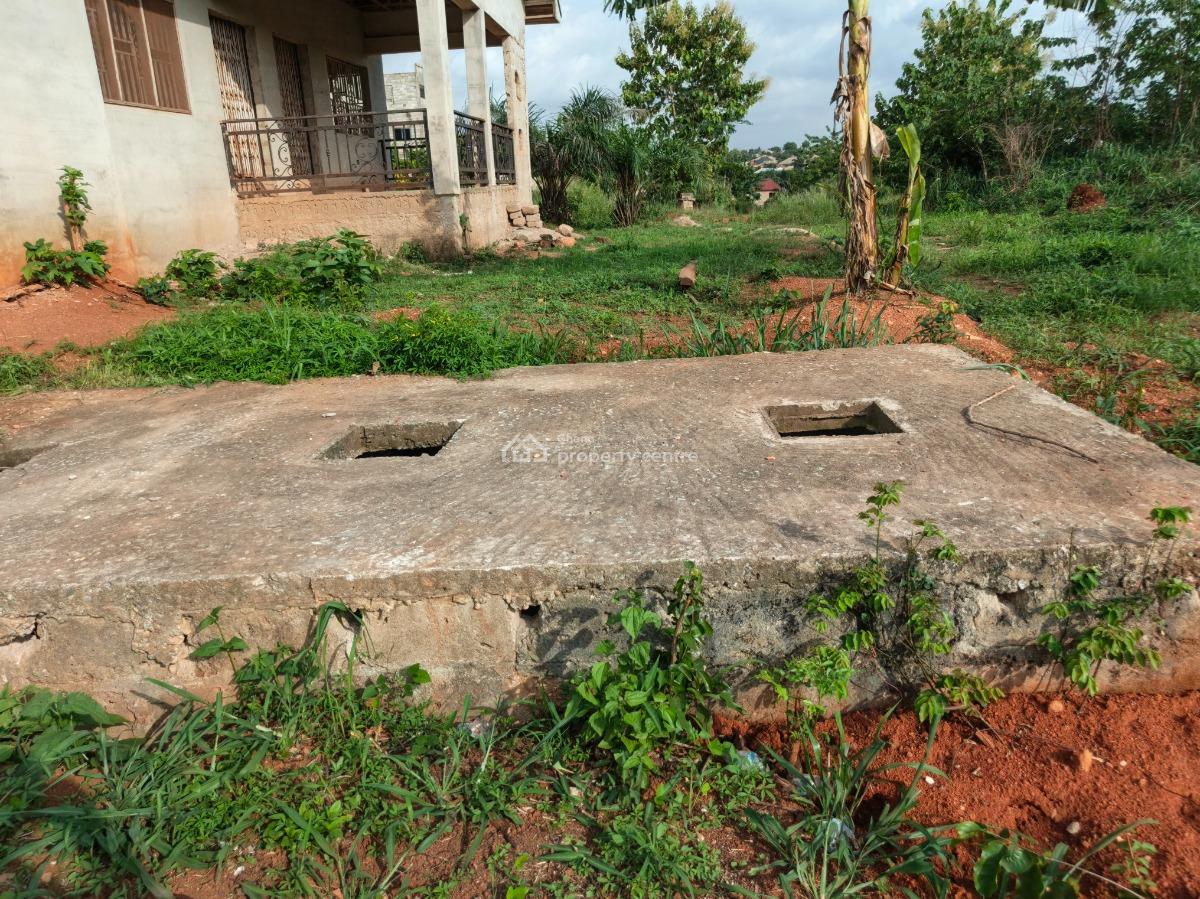 4 Bedrooms. ( 2nd House Main Highway Road), Adankwaame, on Abrepo Barekese Road., Kumasi Metropolitan, Ashanti, House for Sale