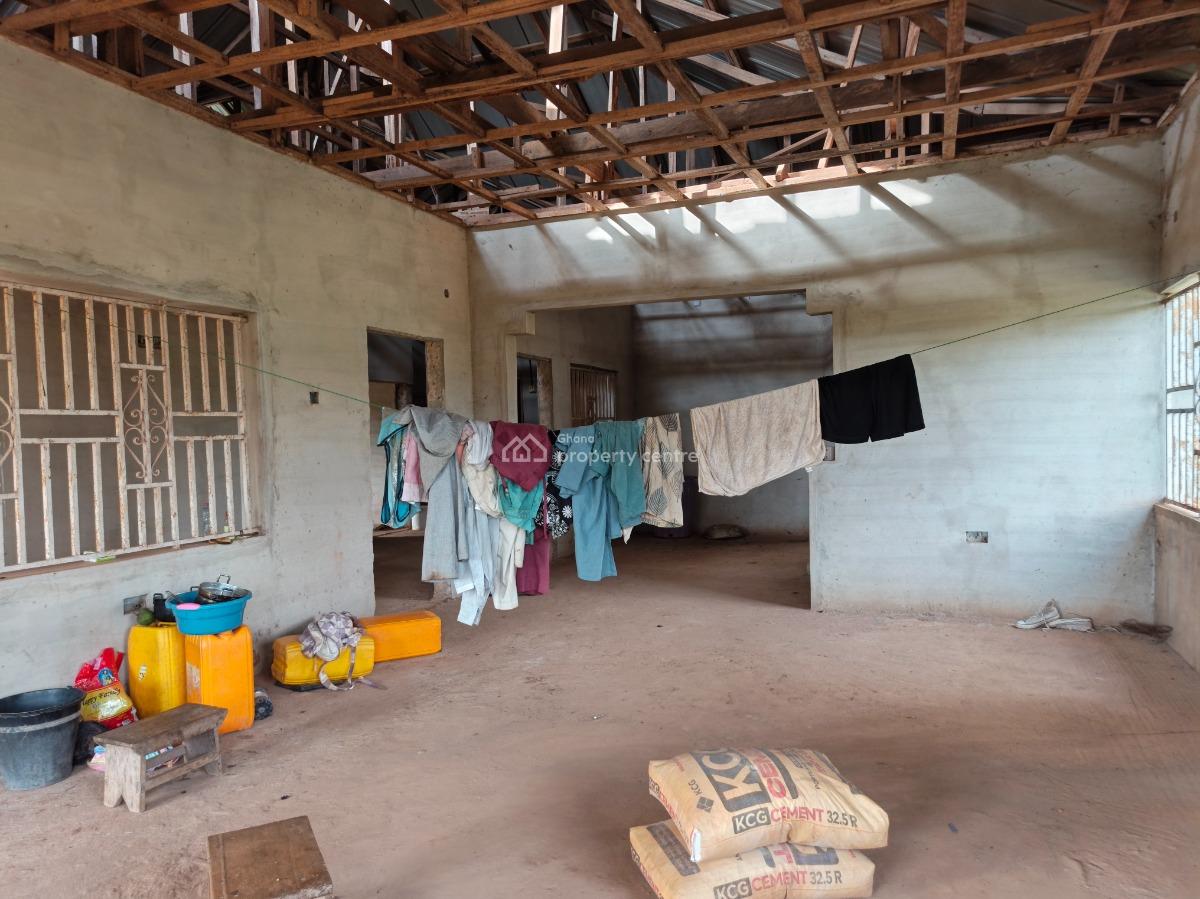 4 Bedrooms. ( 2nd House Main Highway Road), Adankwaame, on Abrepo Barekese Road., Kumasi Metropolitan, Ashanti, House for Sale