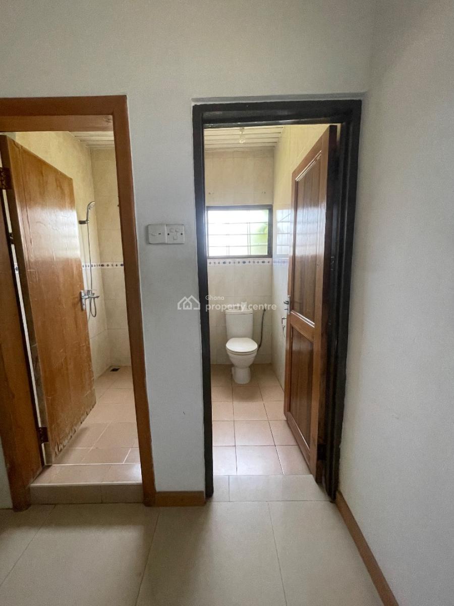 Cute 2-bedroom Self Compound, Boundary Road, East Legon, Accra, Detached Duplex for Rent