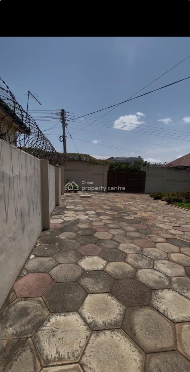 Cute 2-bedroom Self Compound, Boundary Road, East Legon, Accra, Detached Duplex for Rent