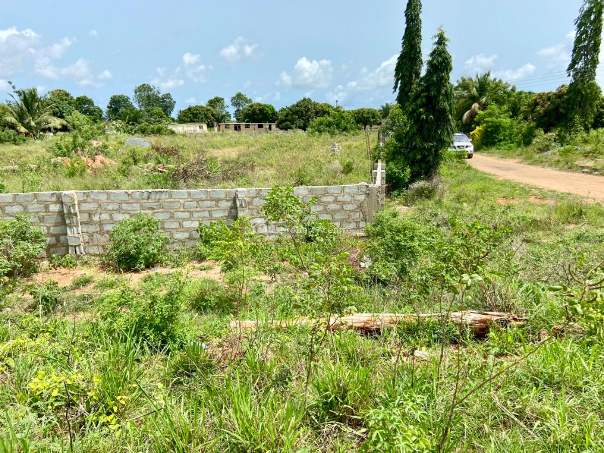 Roadside Land on Ada Kasseh Accra--aflao Highway Ghana  15 Walled Plot, Ada Kasseh, Ada Foah, Accra - Aflao Highway, Ada East, Accra, Commercial Land for Sale