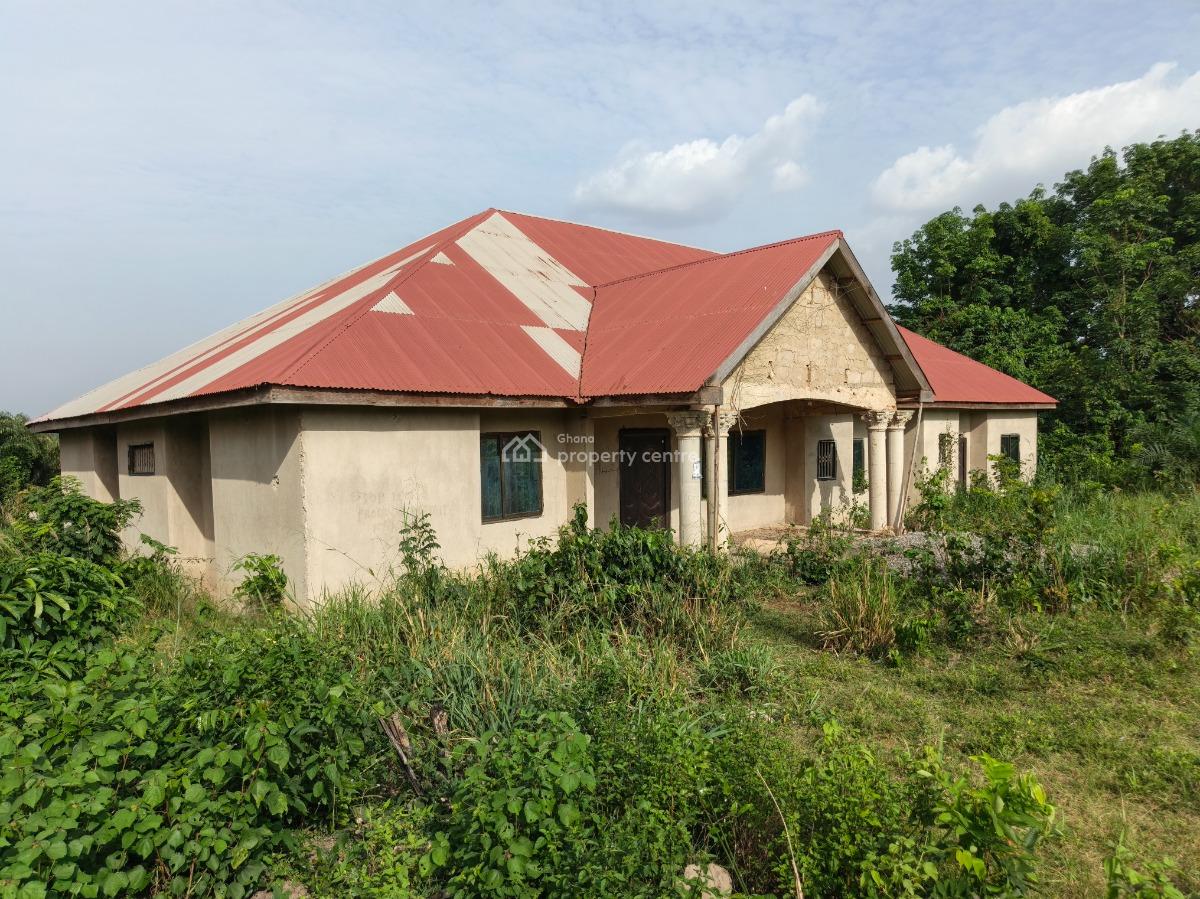 7 Bedrooms, Krobo, Near Adesina Kenyasi Abrem., Kumasi Metropolitan, Ashanti, House for Sale