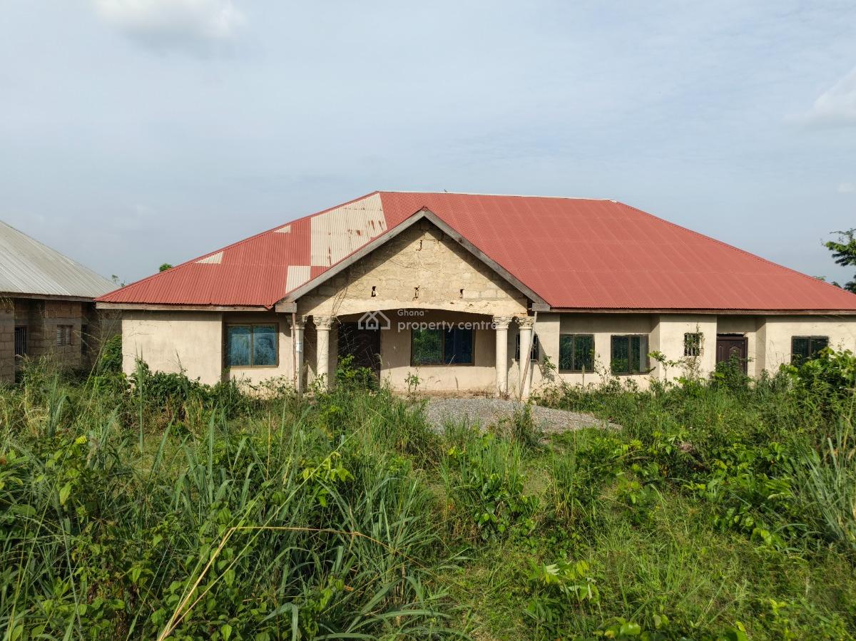 7 Bedrooms, Krobo, Near Adesina Kenyasi Abrem., Kumasi Metropolitan, Ashanti, House for Sale