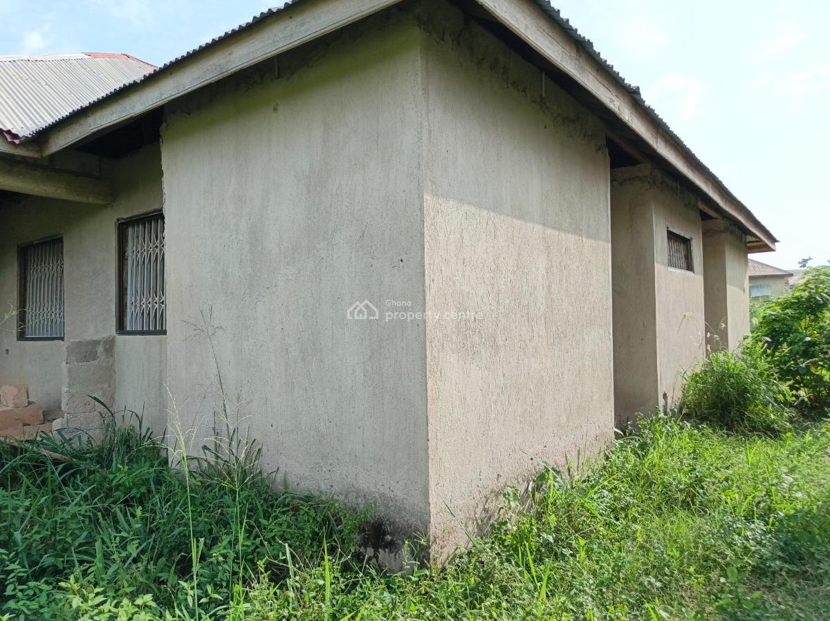 7 Bedrooms, Krobo, Near Adesina Kenyasi Abrem., Kumasi Metropolitan, Ashanti, House for Sale