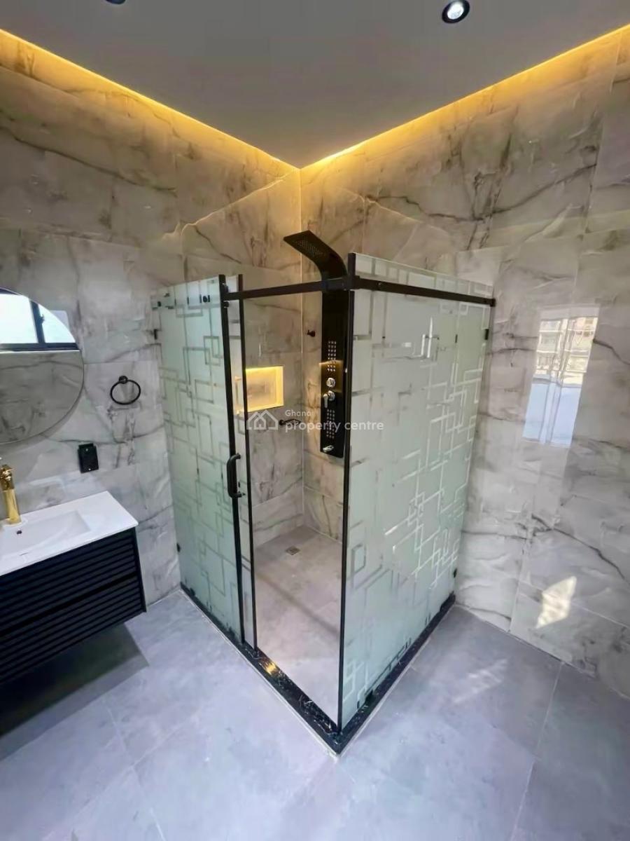 4 Bedroom House with 1 Boys Quarters, Oyarifa, La Nkwantanang Madina Municipal, Accra, House for Sale