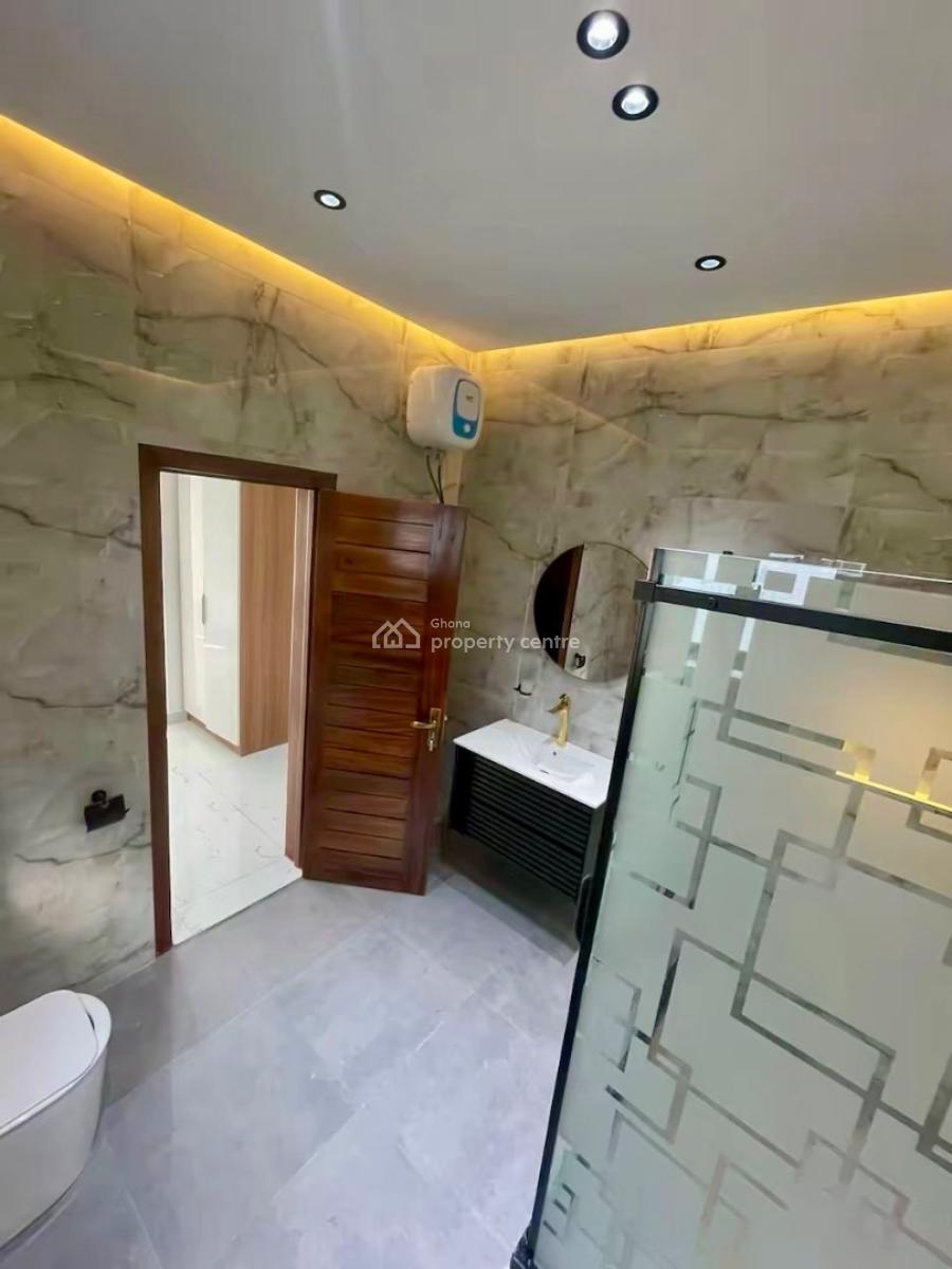 4 Bedroom House with 1 Boys Quarters, Oyarifa, La Nkwantanang Madina Municipal, Accra, House for Sale