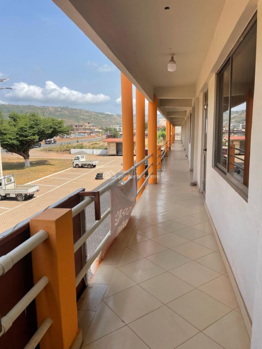 Office Space, Oyarifa, La Nkwantanang Madina Municipal, Accra, Commercial Property for Rent