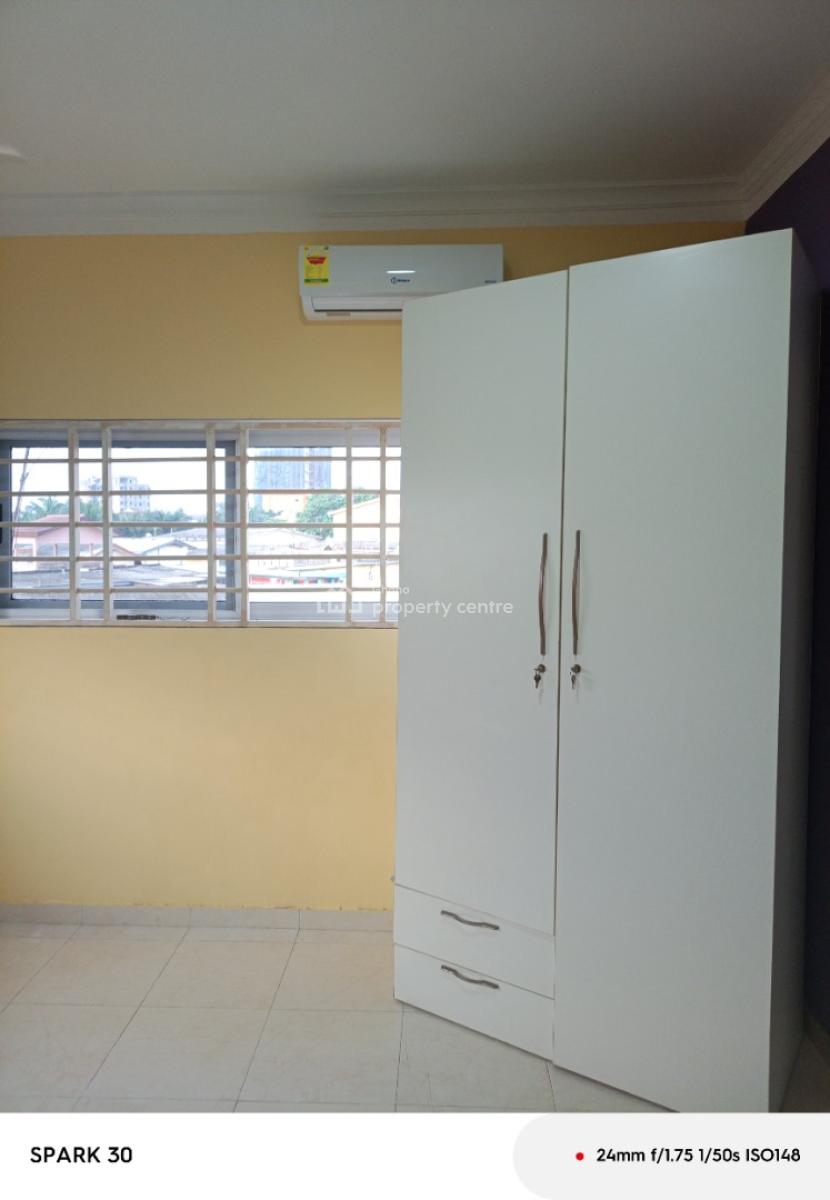 2 Bedrooms Self- Contain, Osu Oxford Street, Osu, Accra, Apartment for Rent