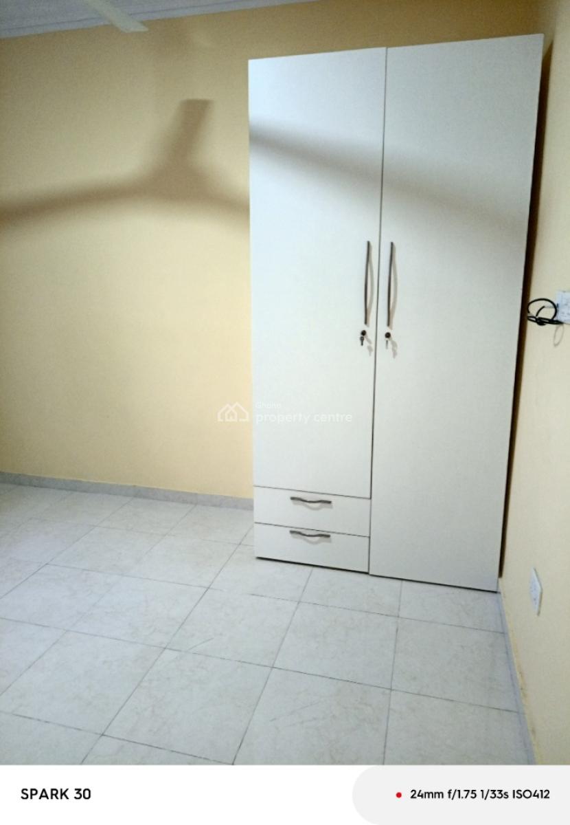2 Bedrooms Self- Contain, Osu Oxford Street, Osu, Accra, Apartment for Rent