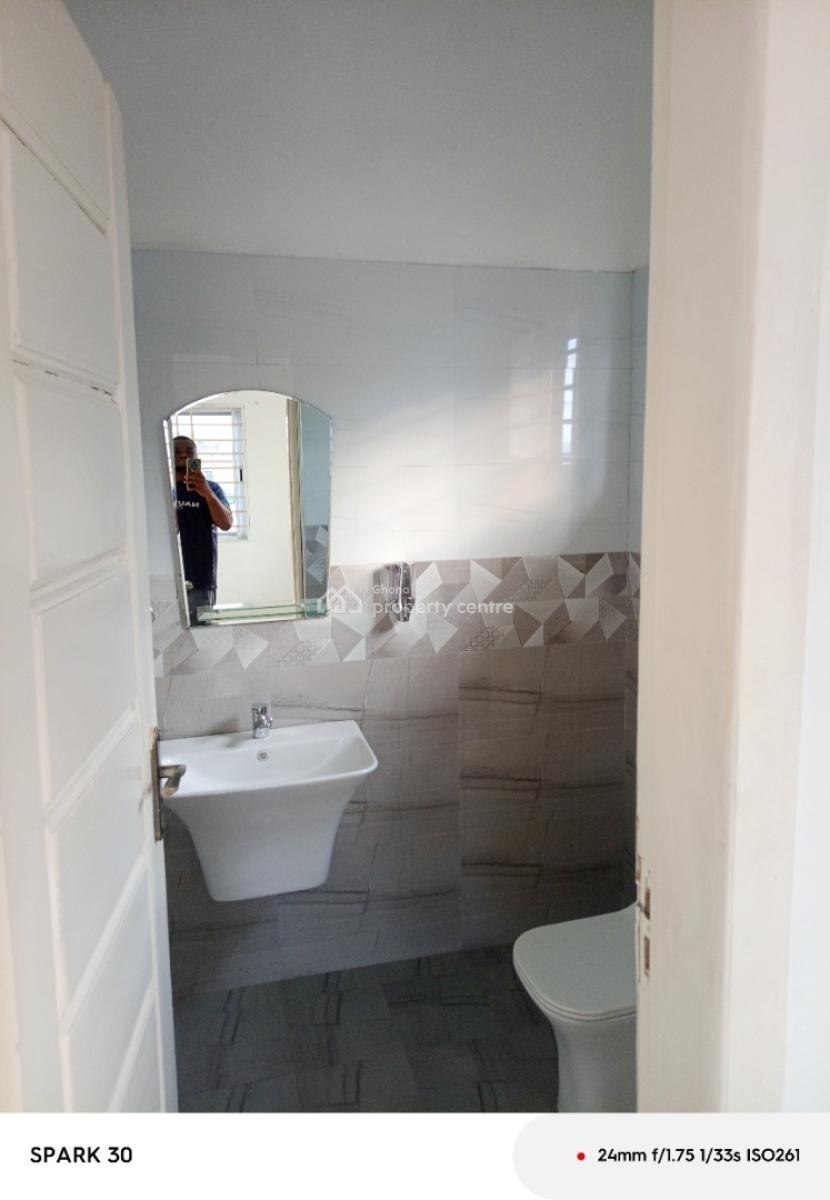 2 Bedrooms Self- Contain, Osu Oxford Street, Osu, Accra, Apartment for Rent