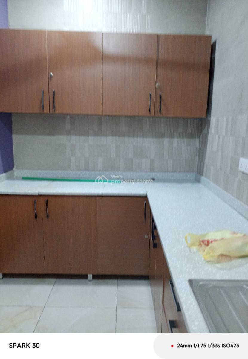 2 Bedrooms Self- Contain, Osu Oxford Street, Osu, Accra, Apartment for Rent