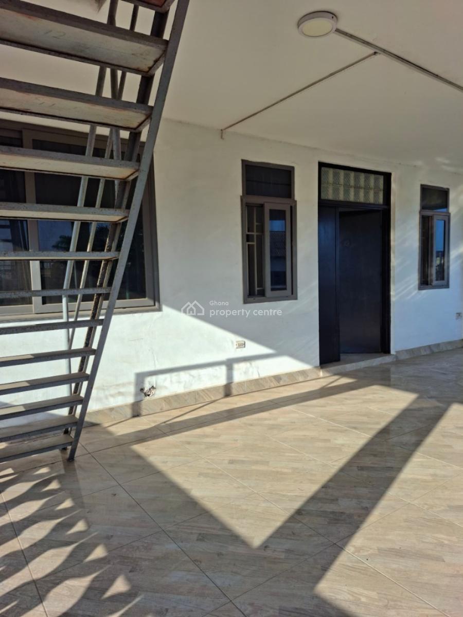 Four Bedrooms Self-contain, Oxford Street, Osu, Accra, Apartment for Rent