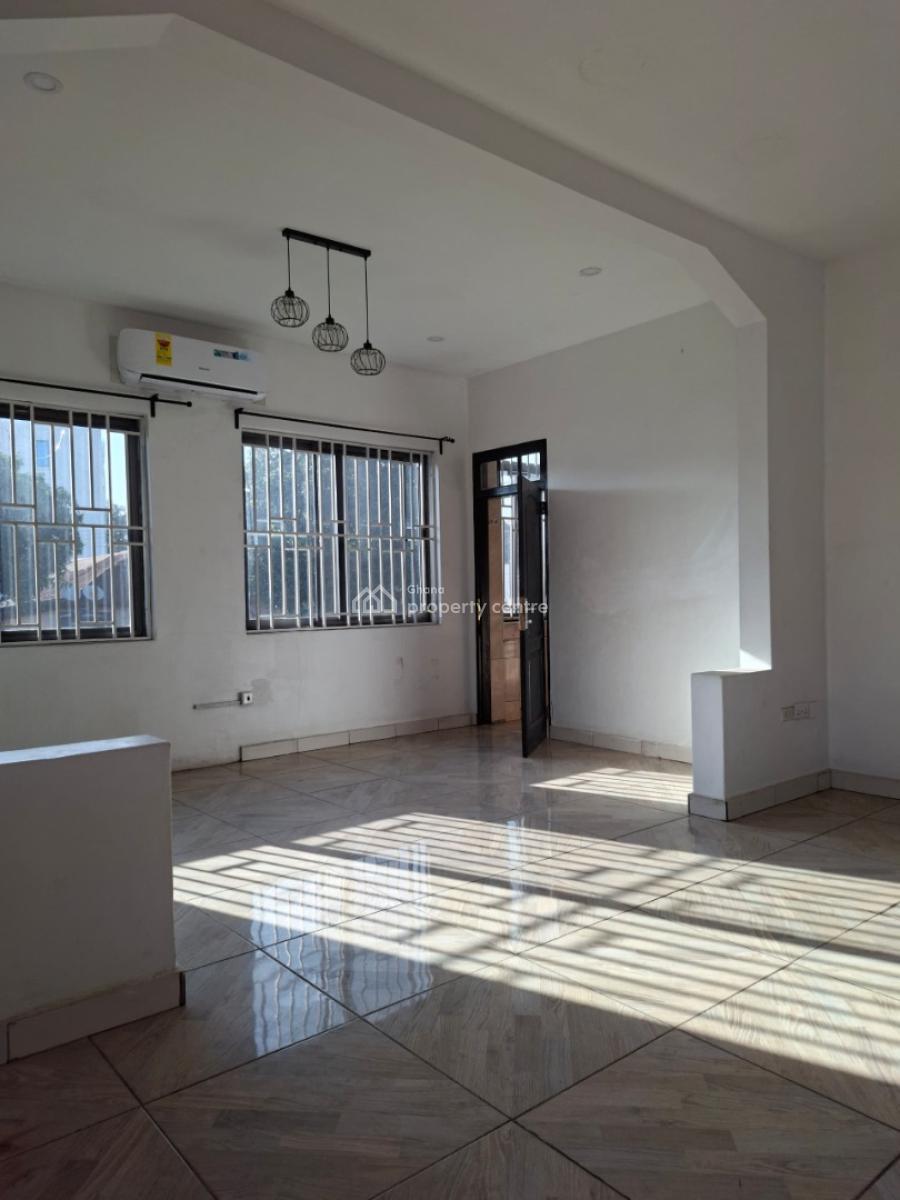 Four Bedrooms Self-contain, Oxford Street, Osu, Accra, Apartment for Rent