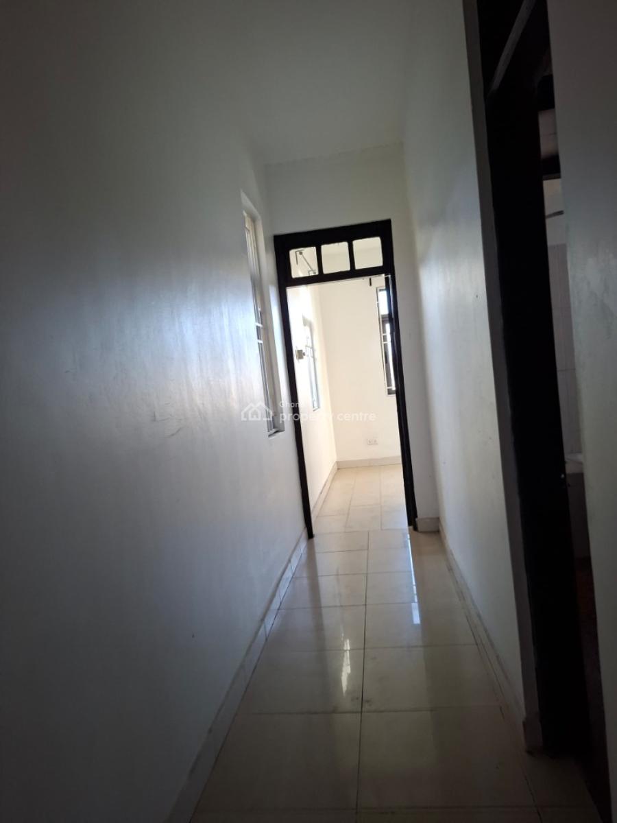 Four Bedrooms Self-contain, Oxford Street, Osu, Accra, Apartment for Rent