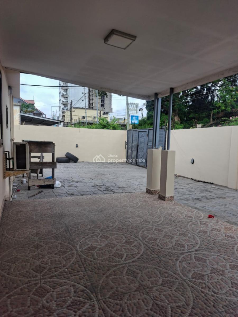 2 Bedrooms Self Compound, Osu Oxford Street, Osu, Accra, Apartment for Rent