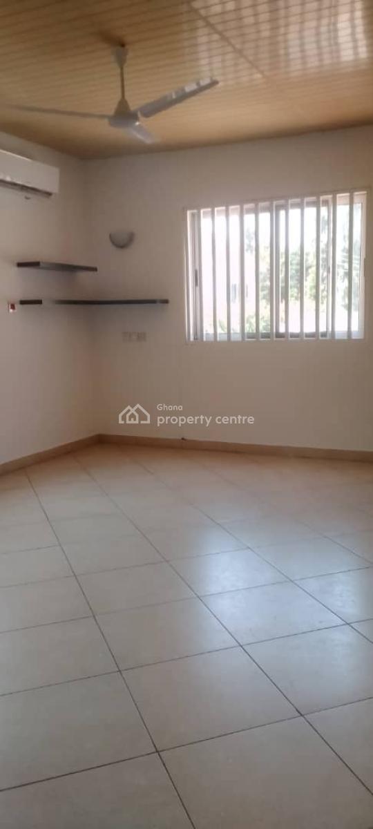 Executive 4 Bedroom House, Osu Oxford Street, Osu, Accra, Apartment for Rent