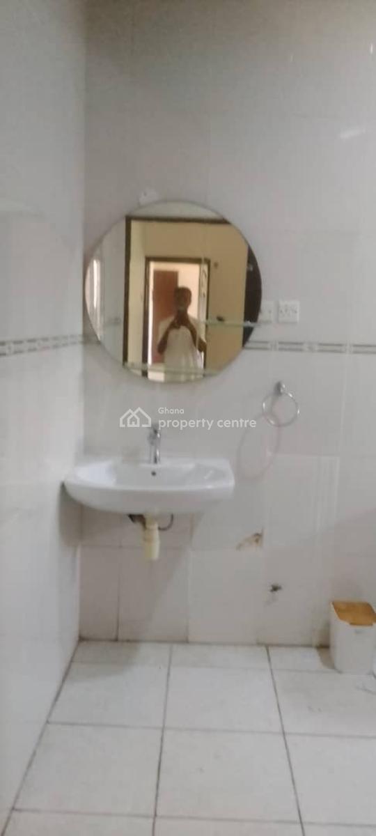 Executive 4 Bedroom House, Osu Oxford Street, Osu, Accra, Apartment for Rent