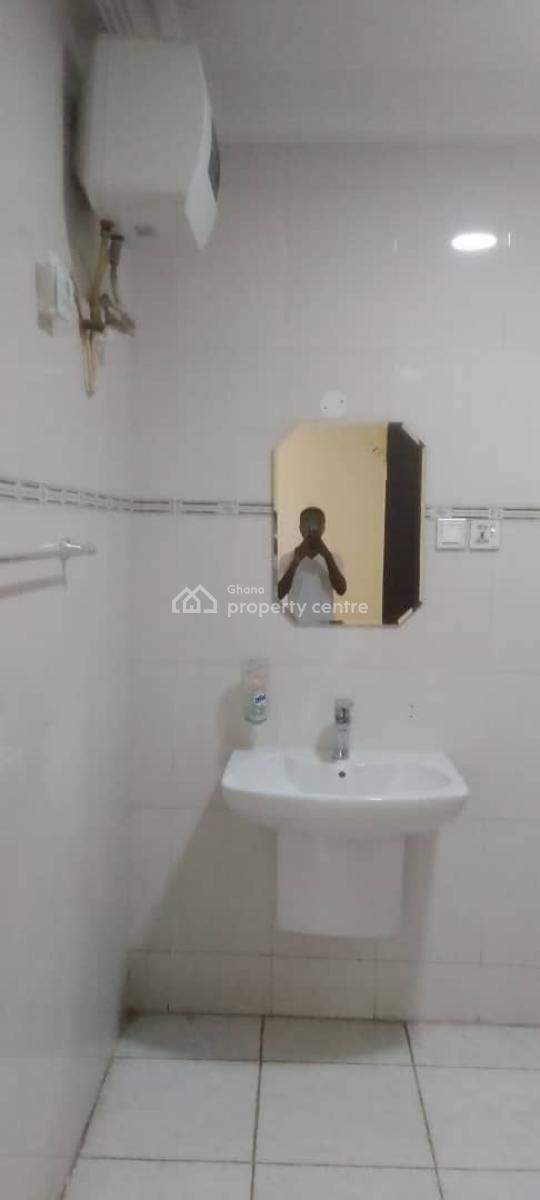 Executive 4 Bedroom House, Osu Oxford Street, Osu, Accra, Apartment for Rent