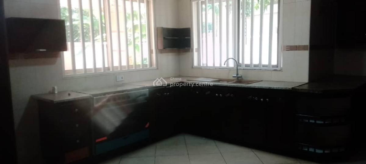 Executive 4 Bedroom House, Osu Oxford Street, Osu, Accra, Apartment for Rent