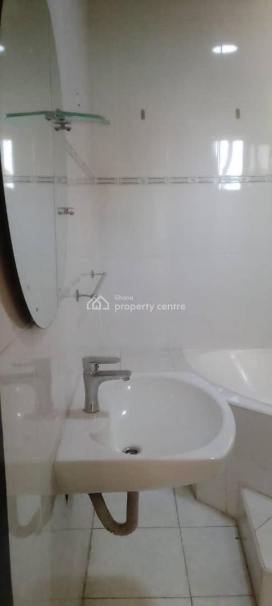 Executive 4 Bedroom House, Osu Oxford Street, Osu, Accra, Apartment for Rent