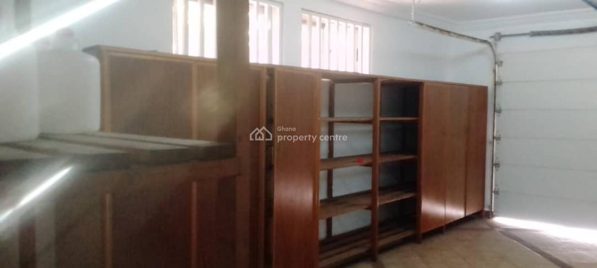 Executive 4 Bedroom House, Osu Oxford Street, Osu, Accra, Apartment for Rent