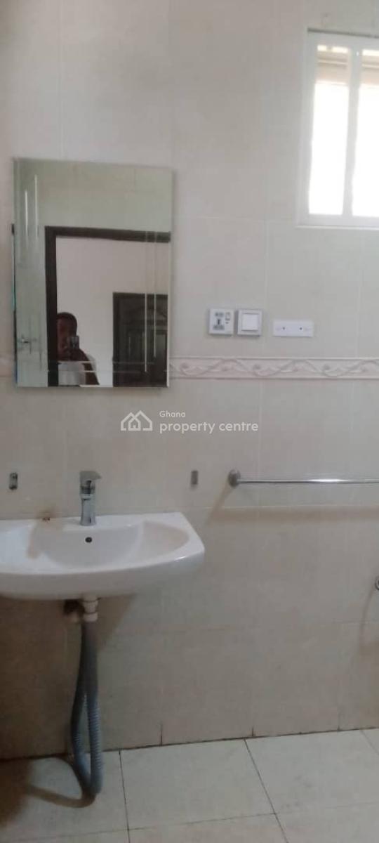 Executive 4 Bedroom House, Osu Oxford Street, Osu, Accra, Apartment for Rent