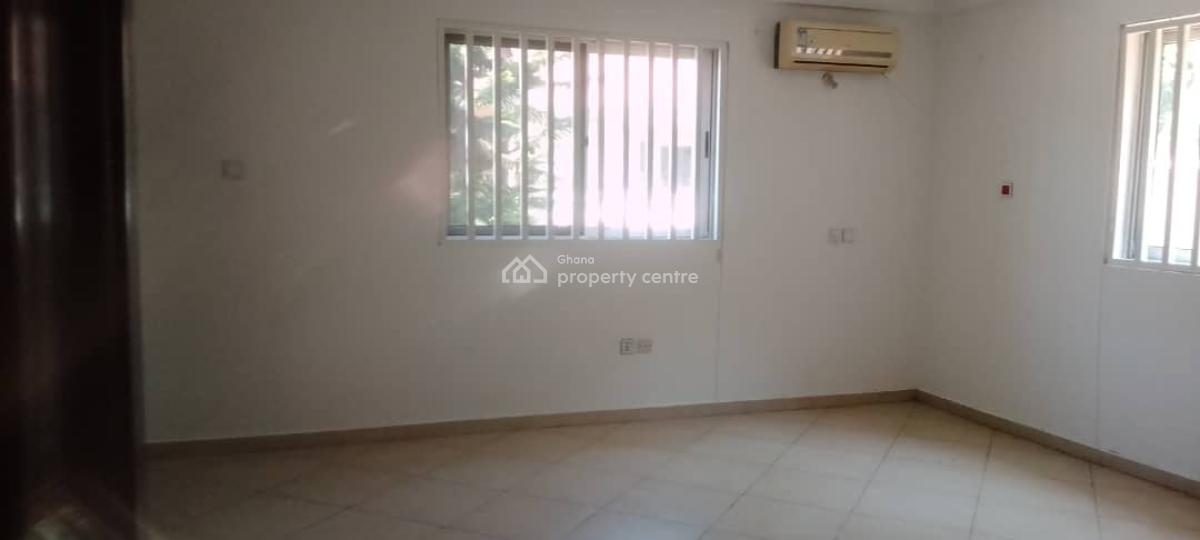 Executive 4 Bedroom House, Osu Oxford Street, Osu, Accra, Apartment for Rent