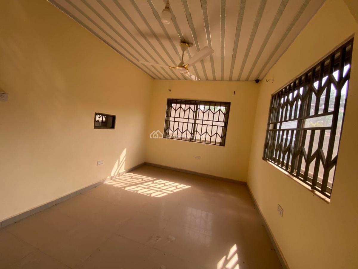 3 Bedrooms Apartment, Agbogba Cemetery Junction, Adwinsa Street, La Nkwantanang Madina Municipal, Accra, Apartment for Rent