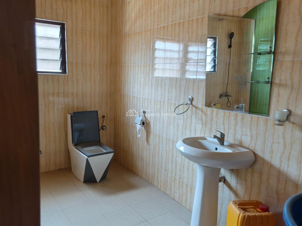 9 Bedrooms House, Abuakwa, Near Sofoline Tanoso., Kumasi Metropolitan, Ashanti, House for Sale