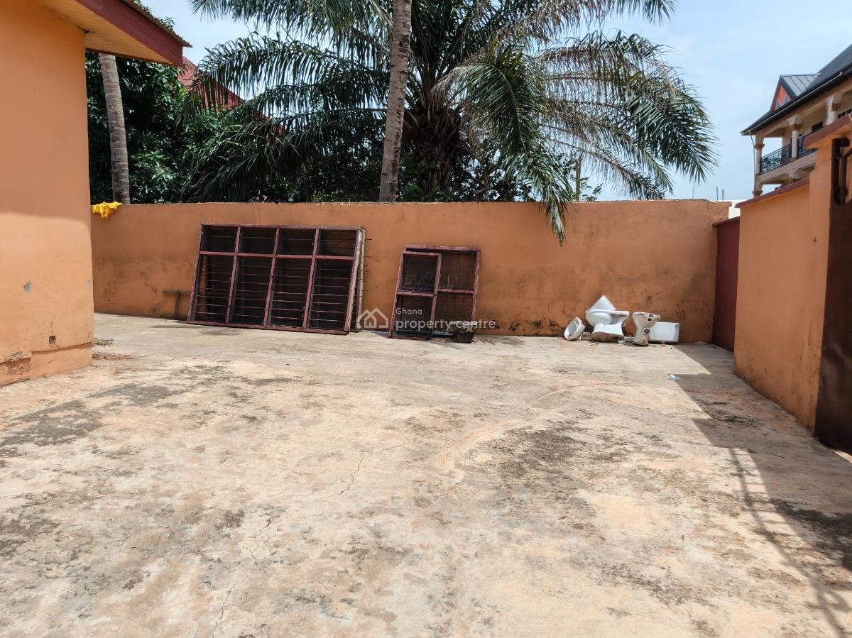 9 Bedrooms House, Abuakwa, Near Sofoline Tanoso., Kumasi Metropolitan, Ashanti, House for Sale