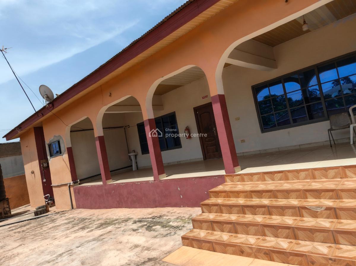 9 Bedrooms House, Abuakwa, Near Sofoline Tanoso., Kumasi Metropolitan, Ashanti, House for Sale