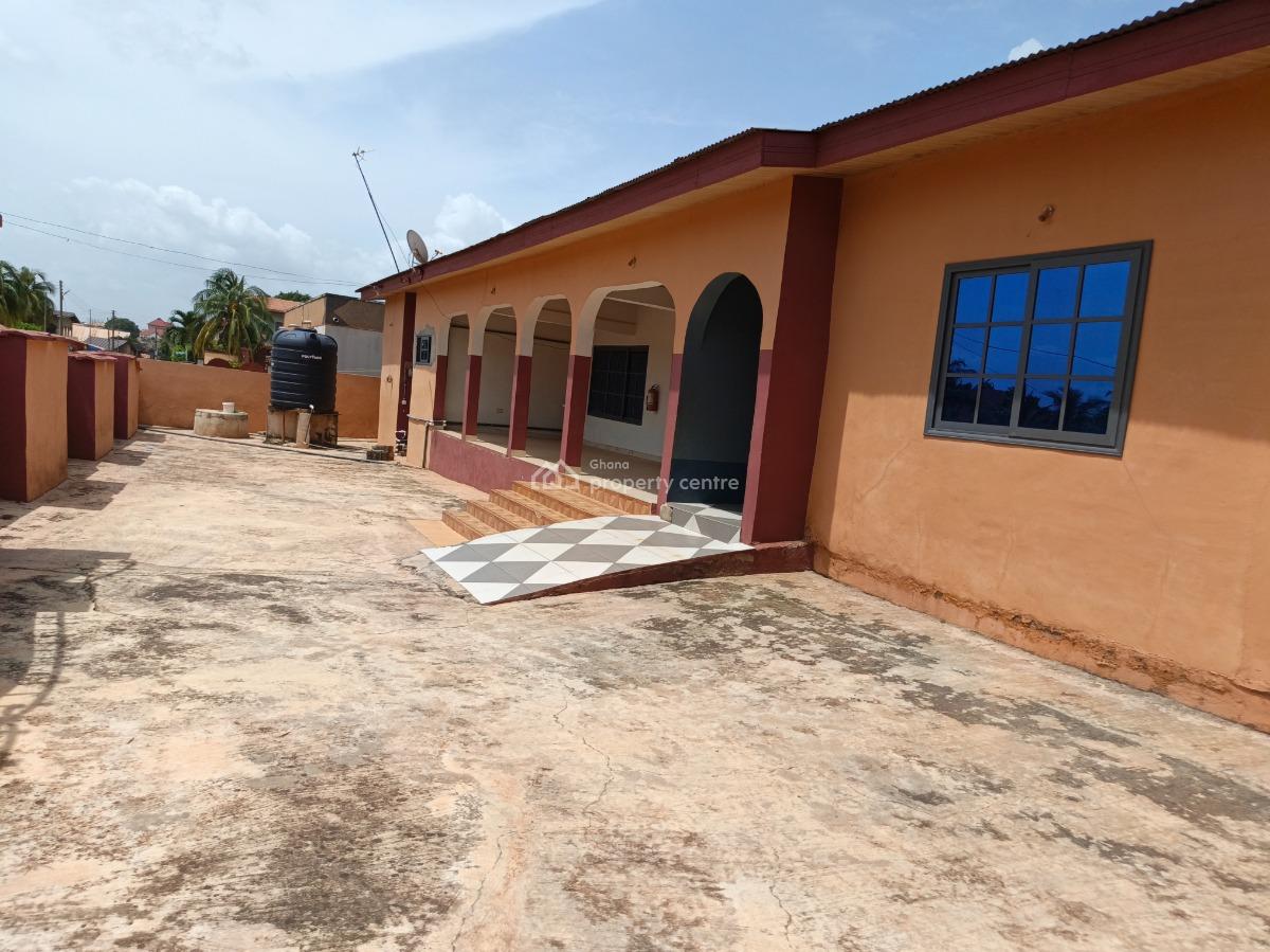 9 Bedrooms House, Abuakwa, Near Sofoline Tanoso., Kumasi Metropolitan, Ashanti, House for Sale