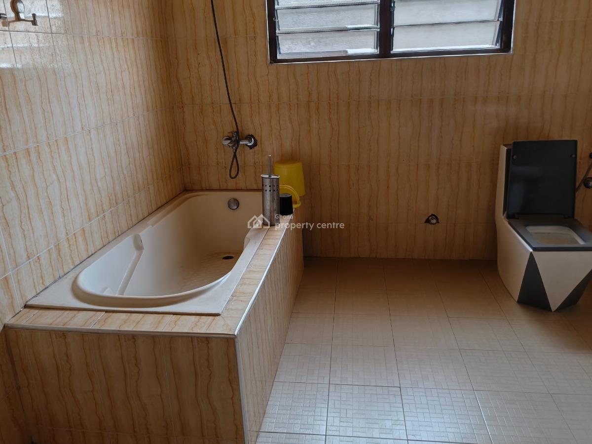 9 Bedrooms House, Abuakwa, Near Sofoline Tanoso., Kumasi Metropolitan, Ashanti, House for Sale