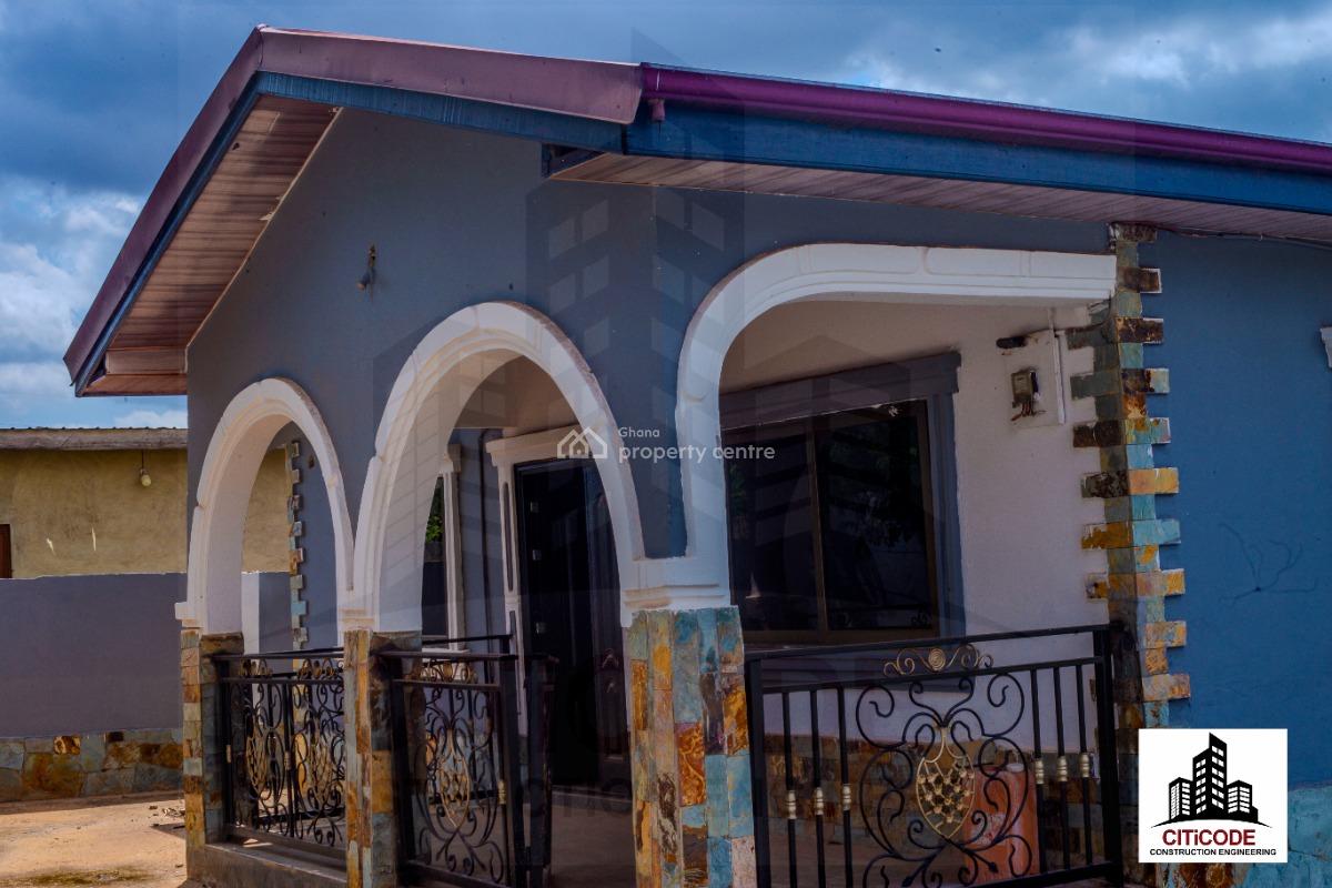 a 3 Bedroom House with Facilities, House Located in Oyibi on The Adenta - Dodowa Road, Oyibi, Accra, House for Sale