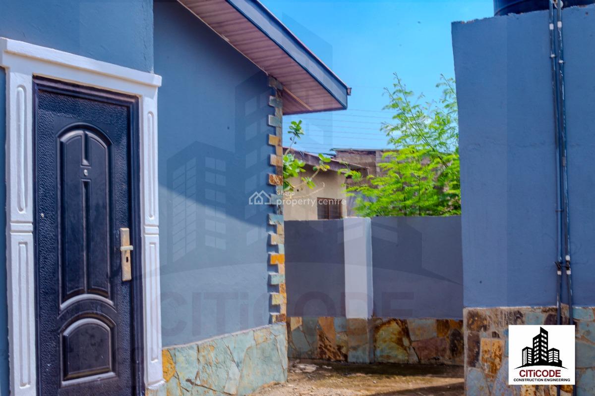 a 3 Bedroom House with Facilities, House Located in Oyibi on The Adenta - Dodowa Road, Oyibi, Accra, House for Sale