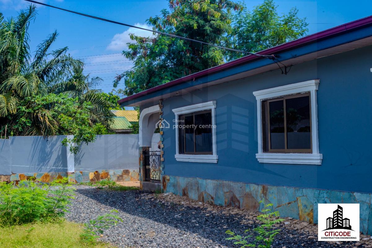 a 3 Bedroom House with Facilities, House Located in Oyibi on The Adenta - Dodowa Road, Oyibi, Accra, House for Sale