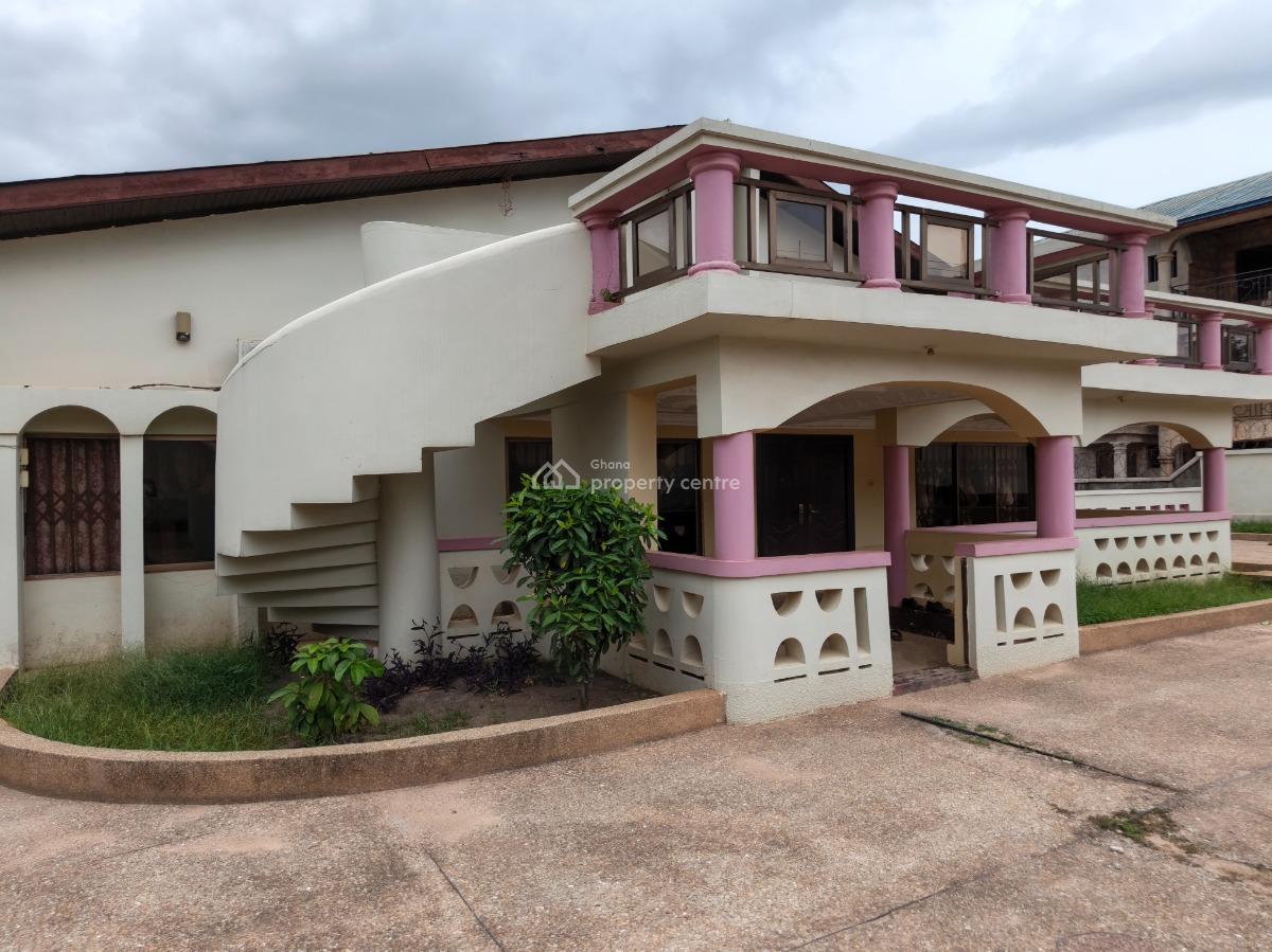 5 Bedroom House ( Near Knust), Ayeduase/ Twumduase. Near Knust., Kumasi Metropolitan, Ashanti, House for Sale