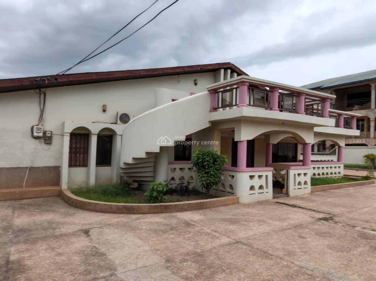 5 Bedroom House ( Near Knust), Ayeduase/ Twumduase. Near Knust., Kumasi Metropolitan, Ashanti, House for Sale