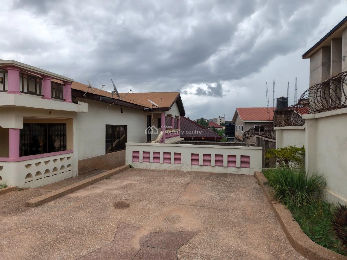 5 Bedroom House ( Near Knust), Ayeduase/ Twumduase. Near Knust., Kumasi Metropolitan, Ashanti, House for Sale