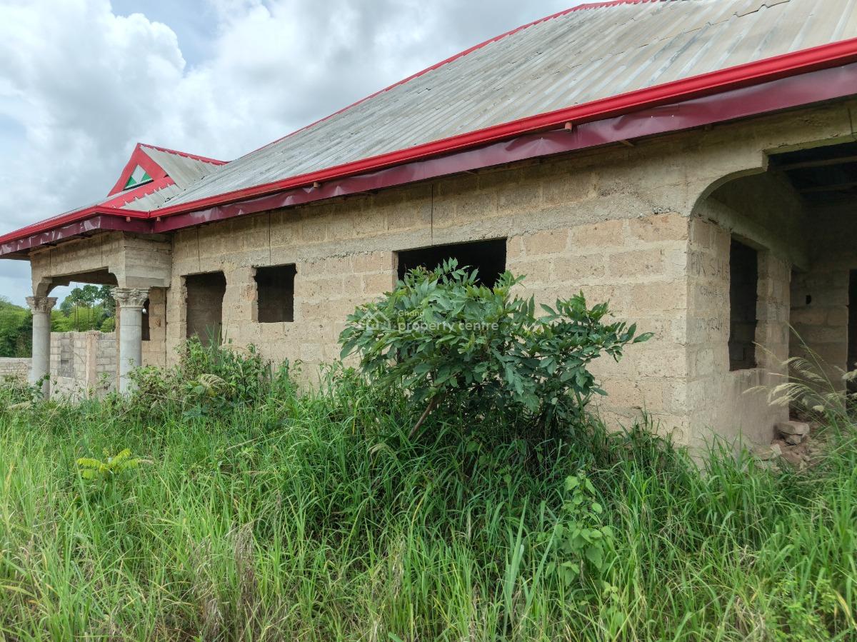 4 Bedrooms, Adesina, Near Kenyasi Abrem., Kumasi Metropolitan, Ashanti, House for Sale