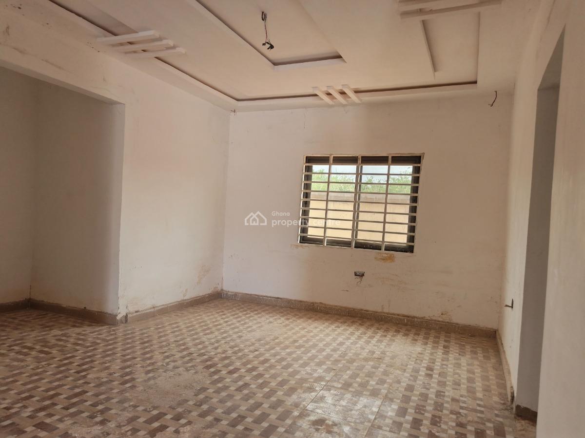 4 Bedrooms, Nwamasi, Near Kenyasi Abrem., Kumasi Metropolitan, Ashanti, House for Sale