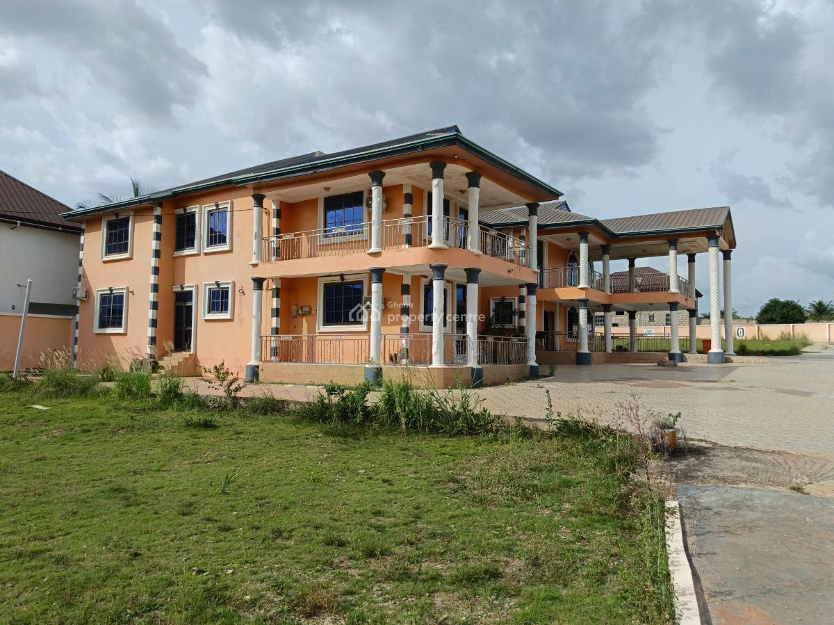 Hotel. ( Operational, on 6 Plots of Land), Adako Jarchie, on Tech Ejisu Road., Kumasi Metropolitan, Ashanti, Hotel / Guest House for Sale