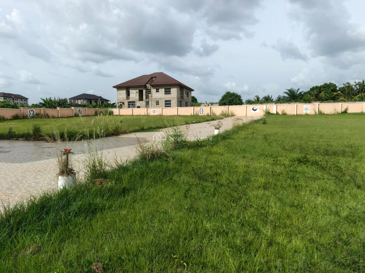 Hotel. ( Operational, on 6 Plots of Land), Adako Jarchie, on Tech Ejisu Road., Kumasi Metropolitan, Ashanti, Hotel / Guest House for Sale