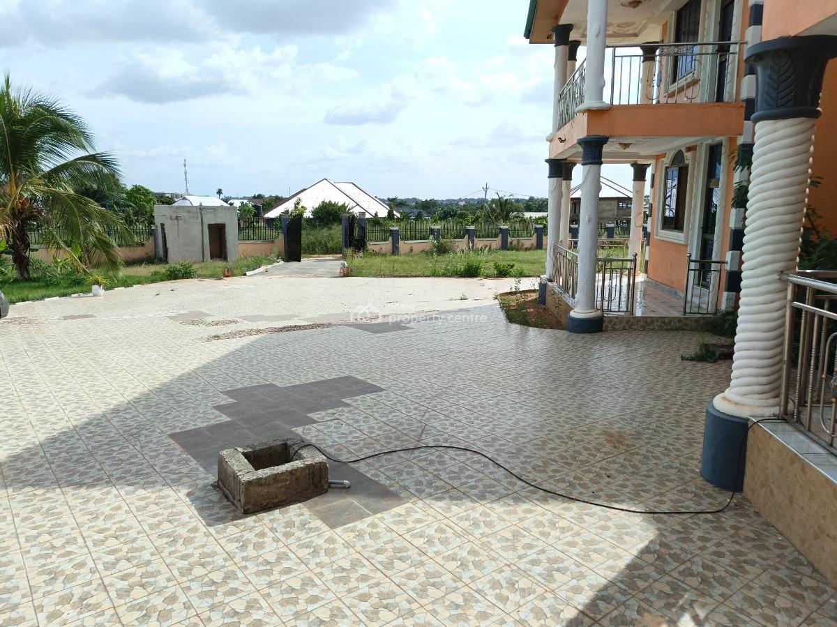 Hotel. ( Operational, on 6 Plots of Land), Adako Jarchie, on Tech Ejisu Road., Kumasi Metropolitan, Ashanti, Hotel / Guest House for Sale