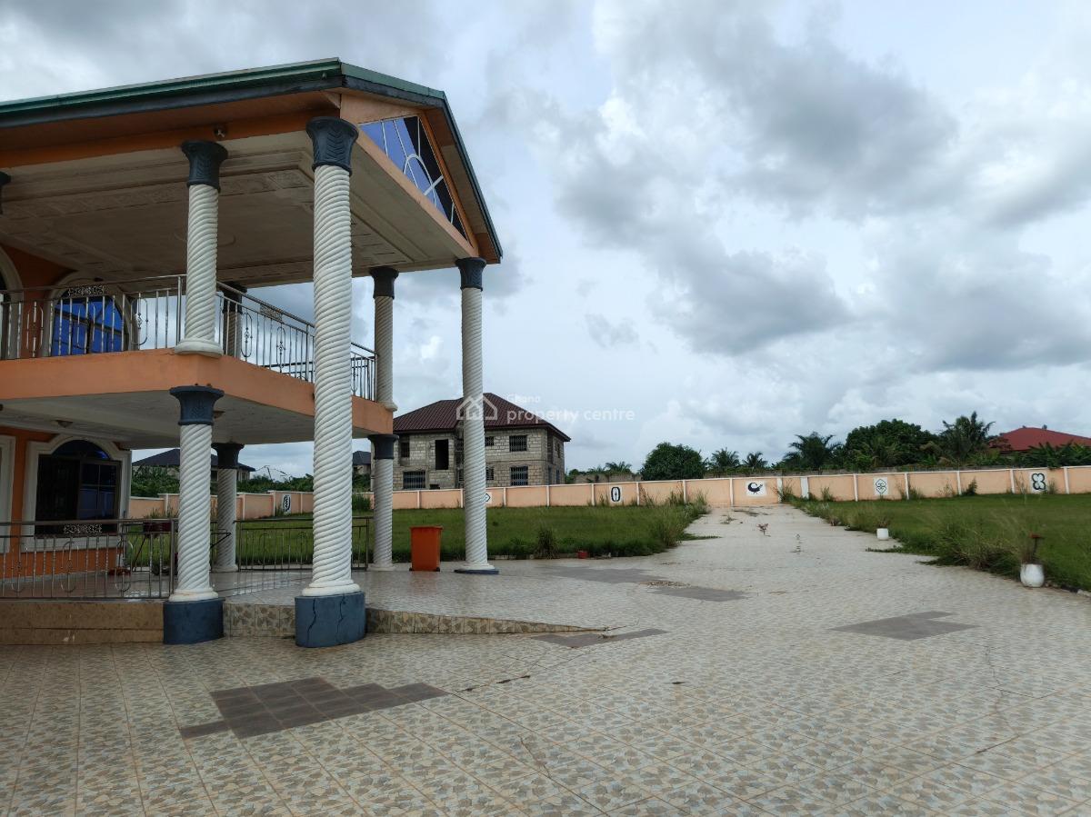 Hotel. ( Operational, on 6 Plots of Land), Adako Jarchie, on Tech Ejisu Road., Kumasi Metropolitan, Ashanti, Hotel / Guest House for Sale