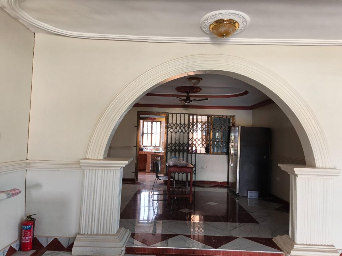 Hotel. ( Operational, on 6 Plots of Land), Adako Jarchie, on Tech Ejisu Road., Kumasi Metropolitan, Ashanti, Hotel / Guest House for Sale