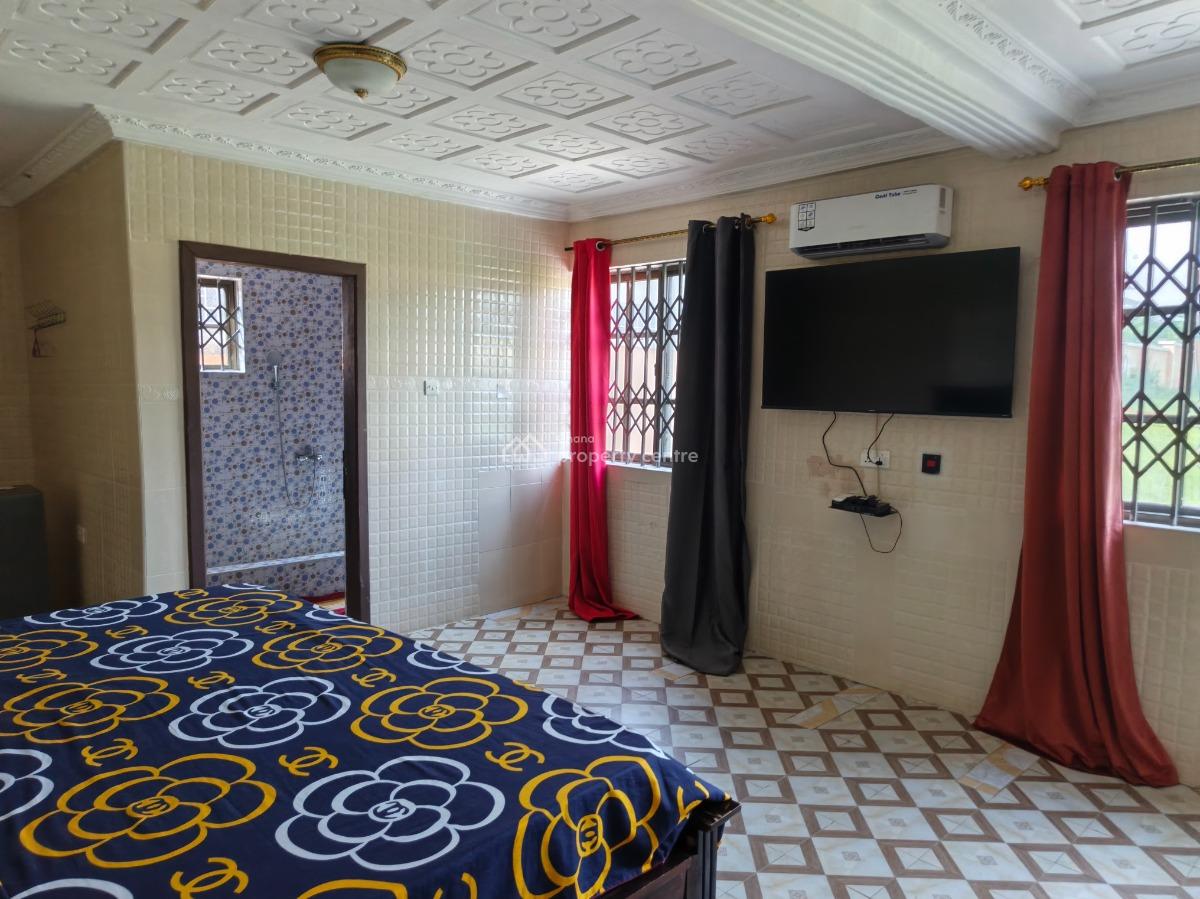 Hotel. ( Operational, on 6 Plots of Land), Adako Jarchie, on Tech Ejisu Road., Kumasi Metropolitan, Ashanti, Hotel / Guest House for Sale