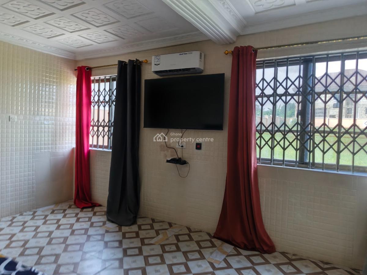 Hotel. ( Operational, on 6 Plots of Land), Adako Jarchie, on Tech Ejisu Road., Kumasi Metropolitan, Ashanti, Hotel / Guest House for Sale